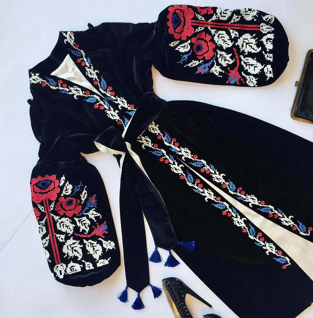 Long velvet kaftan with embroidery