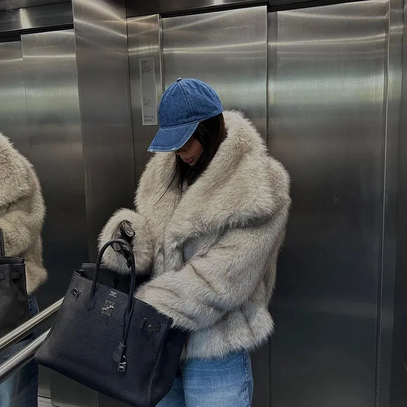 Luxury Faux Fur Gradient Coat for Women – 2025 Winter Collection